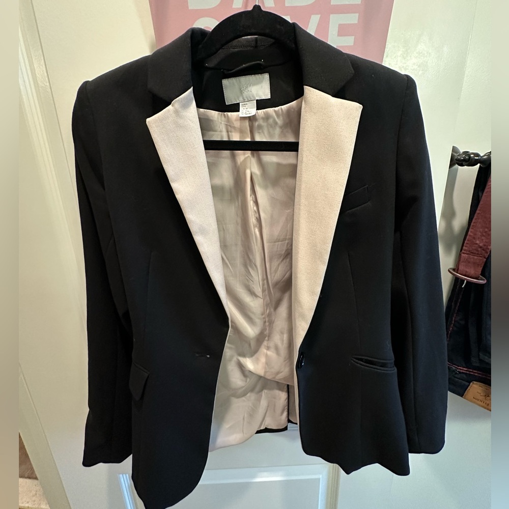 Like New | H&M Black Blazer